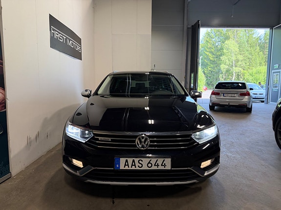 Volkswagen Passat Alltrack 4 of 5