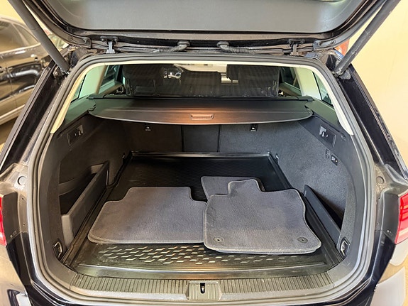 Volkswagen Passat Alltrack 10 of 26