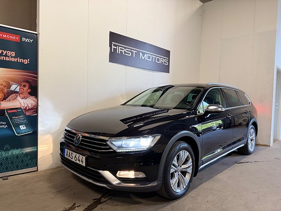 Volkswagen Passat Alltrack 2 of 5