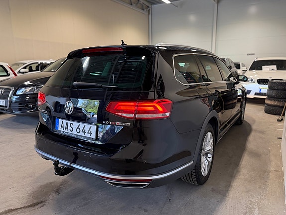Volkswagen Passat Alltrack 8 of 26