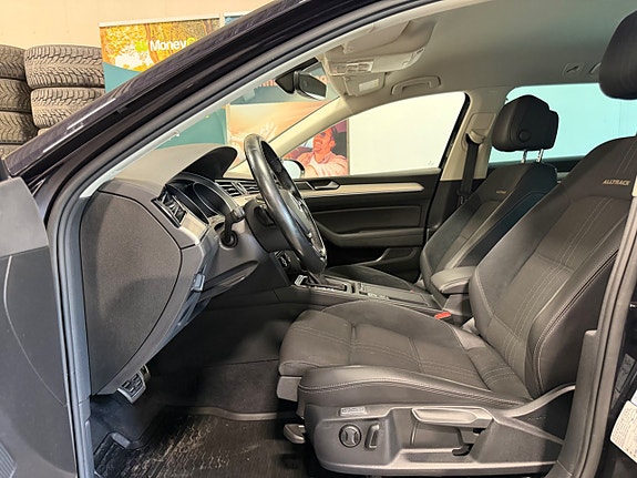 Volkswagen Passat Alltrack 18 of 26
