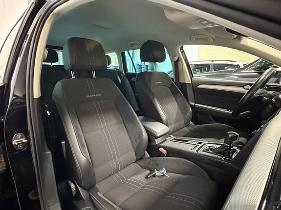 Volkswagen Passat Alltrack 17 of 26
