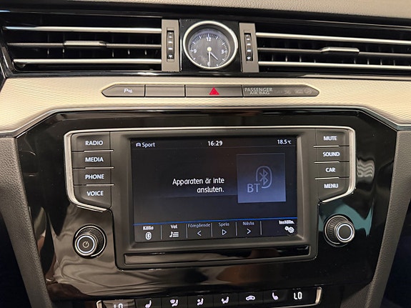 Volkswagen Passat Alltrack 25 of 26
