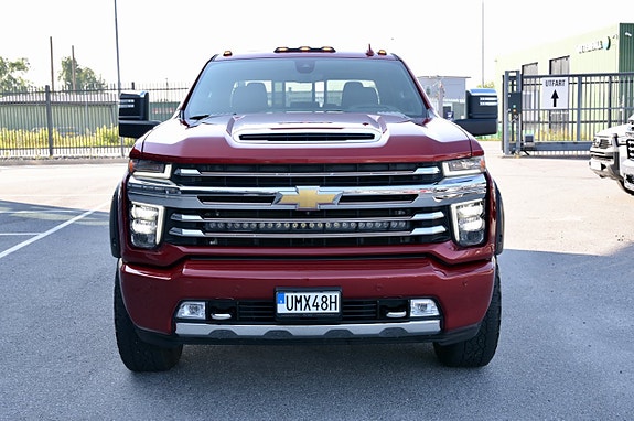 Chevrolet Silverado 2500 2 of 5