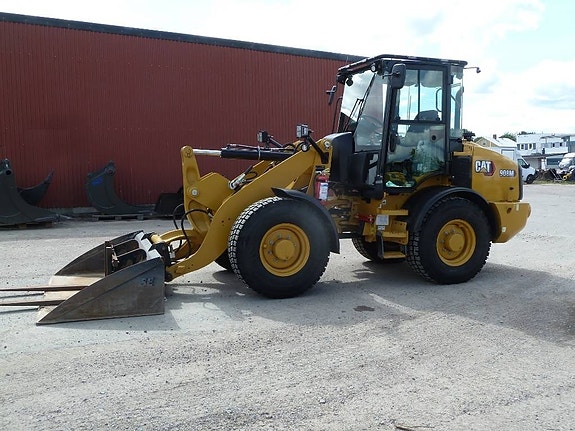 CAT 908M / 35 km/h, Lastdämpning, Aircondition