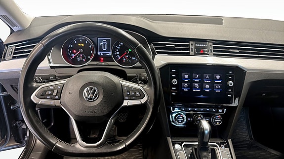 Volkswagen Passat 10 of 13