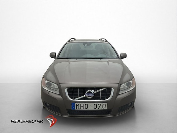 Volvo V70 2 of 5
