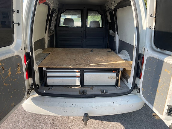 Volkswagen Caddy Maxi 3 of 5