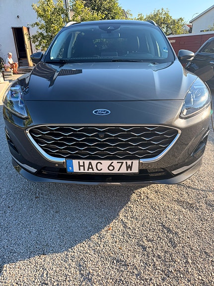 Ford Kuga 2 of 5