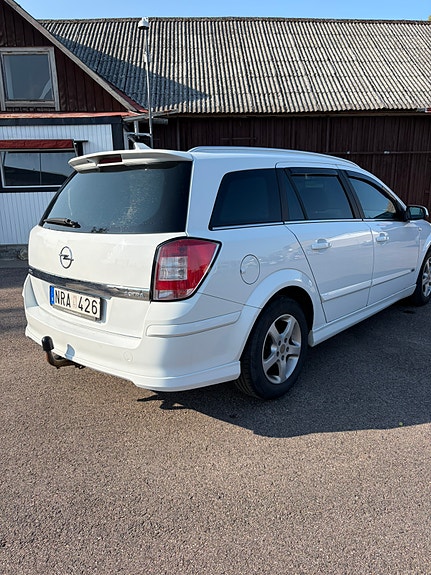 Opel Astra 3 of 5