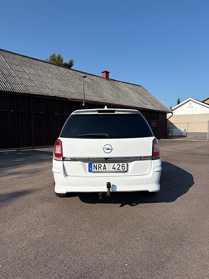 Opel Astra 2 of 5