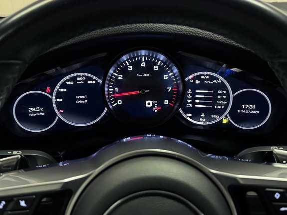Porsche Cayenne 21 of 30