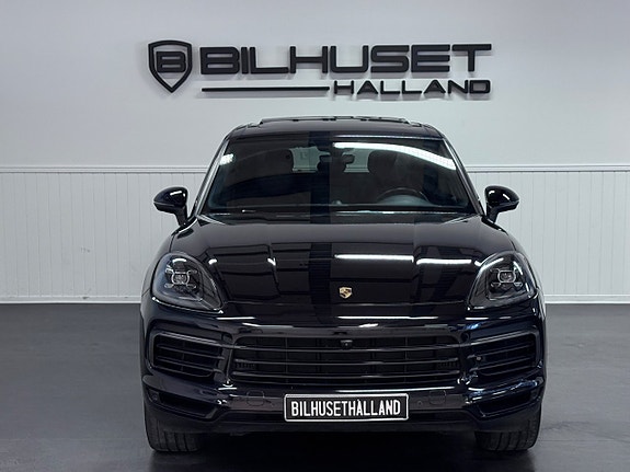 Porsche Cayenne 3 of 5