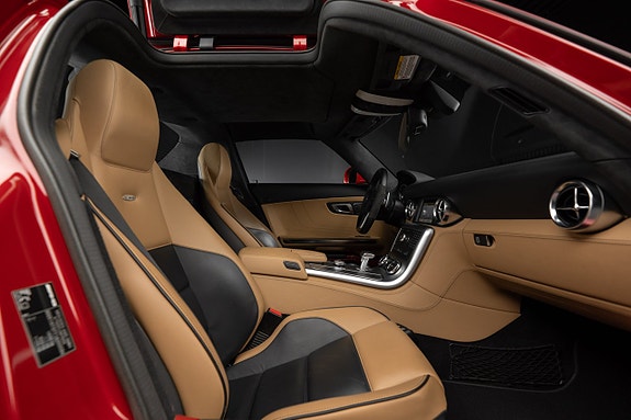 Mercedes-Benz SLS 10 of 16
