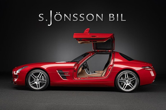 Mercedes-Benz SLS 2 of 5