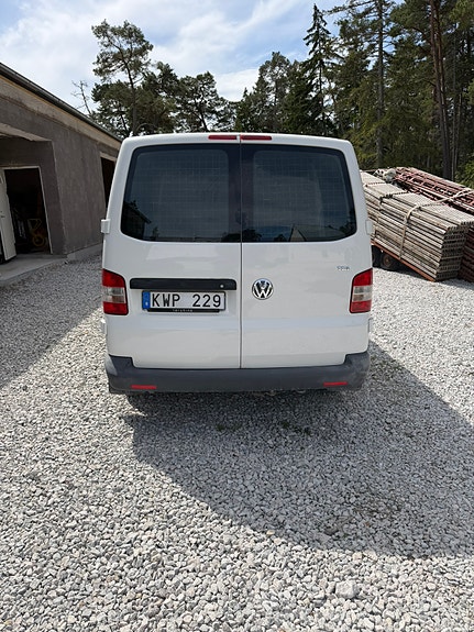 Volkswagen Transporter 3 of 5