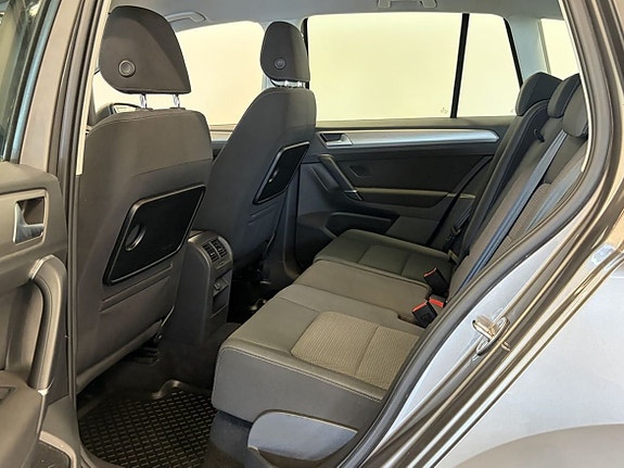 Volkswagen Golf Sportsvan 10 of 19