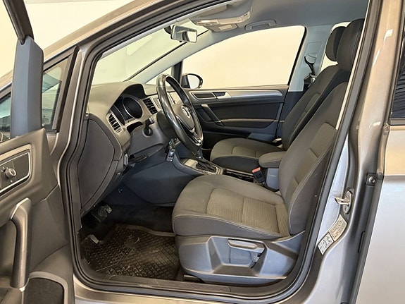Volkswagen Golf Sportsvan 8 of 19