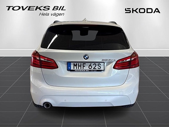 BMW 225xe 4 of 21