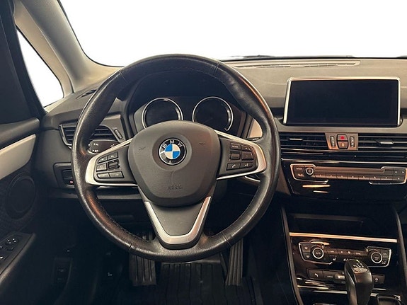 BMW 225xe 11 of 21