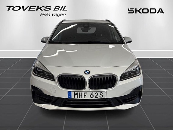 BMW 225xe 8 of 21