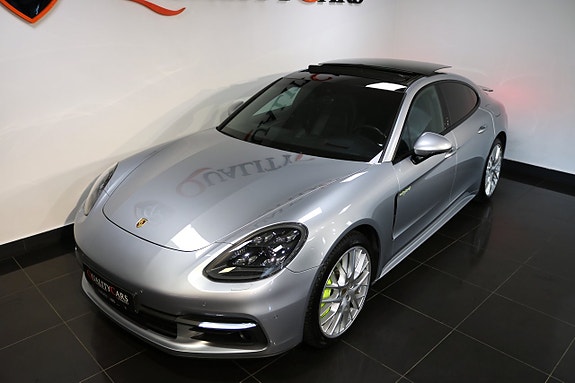 Porsche Panamera 4 24 of 28