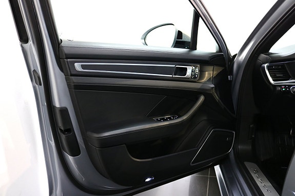 Porsche Panamera 4 9 of 28