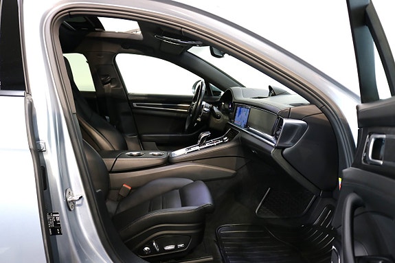 Porsche Panamera 4 19 of 28