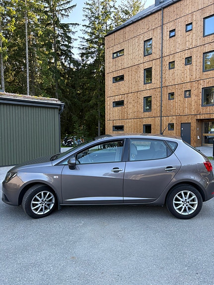 Seat Ibiza 2 of 5