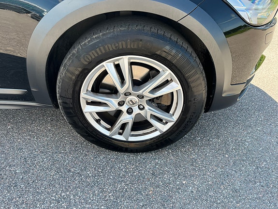 Volvo V90 Cross Country 4 of 5