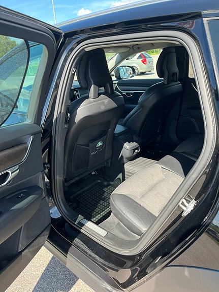 Volvo V90 Cross Country 7 of 9
