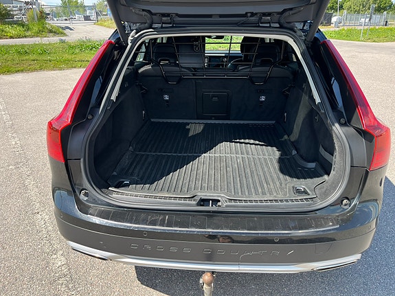 Volvo V90 Cross Country 8 of 9