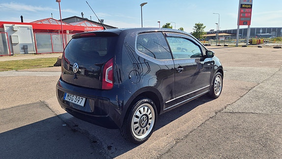 Volkswagen UP! 3 of 5