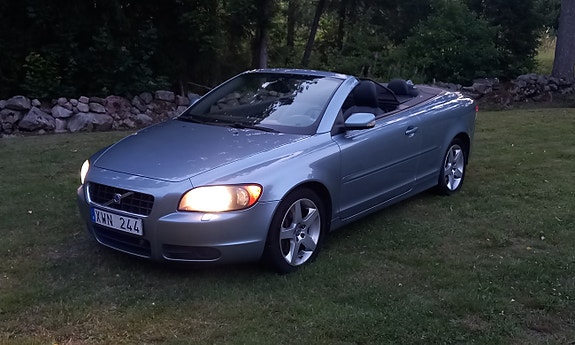 Volvo C70 2 of 5