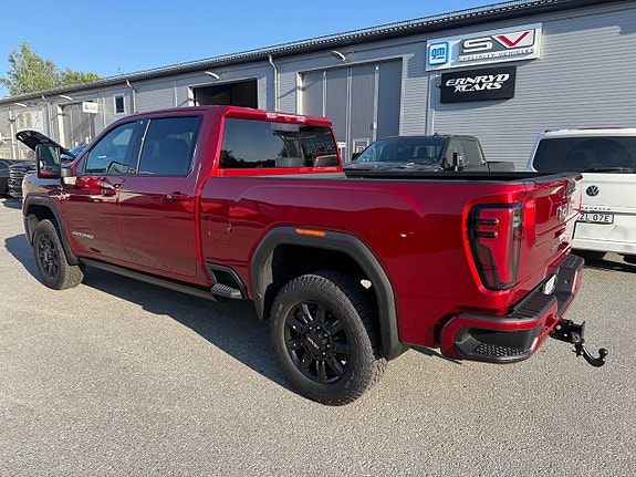 GMC Sierra 5 of 5