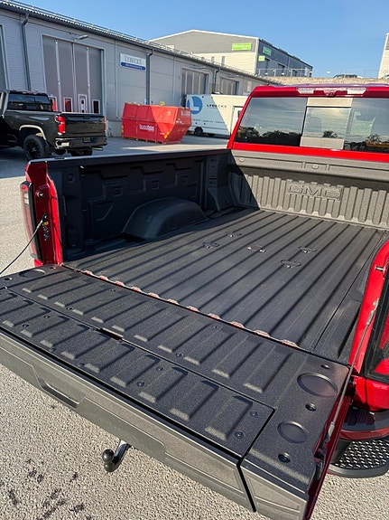 GMC Sierra 4 of 5