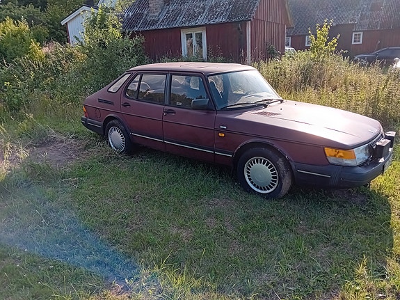 Saab 900 3 of 3