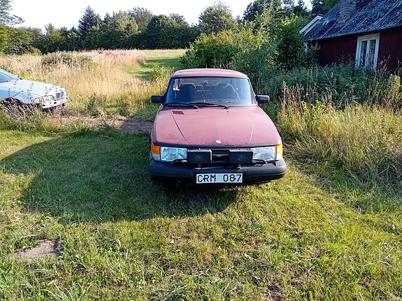 Saab 900 2 of 3