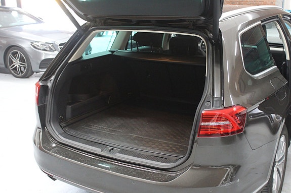 Volkswagen Passat 15 of 16