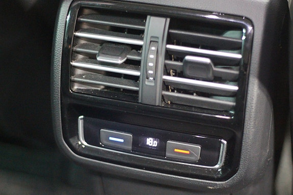 Volkswagen Passat 16 of 16