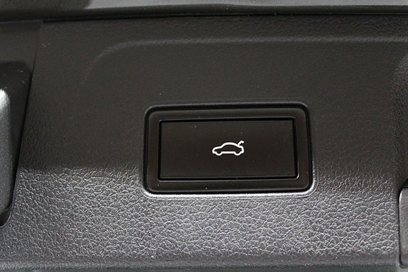 Volkswagen Passat 14 of 16