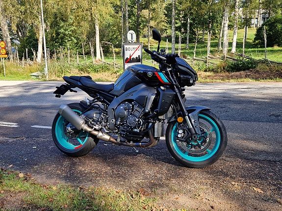 Yamaha MT-10 6 of 7