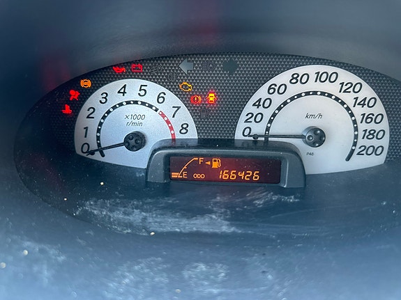 Toyota Yaris 5 of 5
