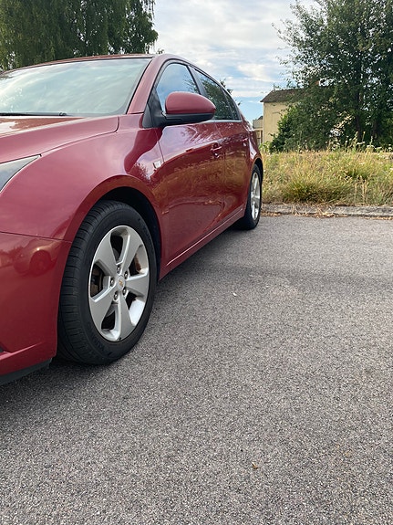 Chevrolet Cruze 4 of 5