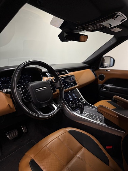 Land Rover Range Rover Sport 15 of 30