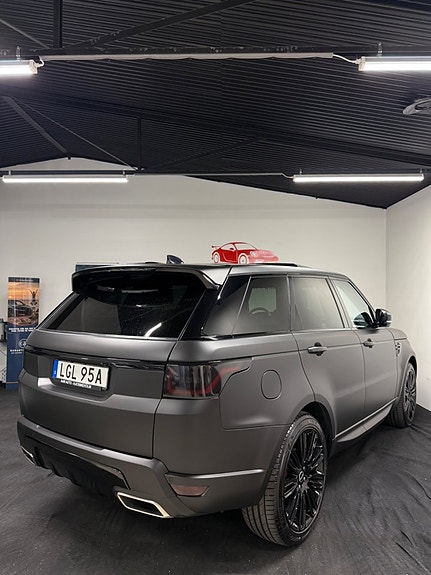 Land Rover Range Rover Sport 6 of 30