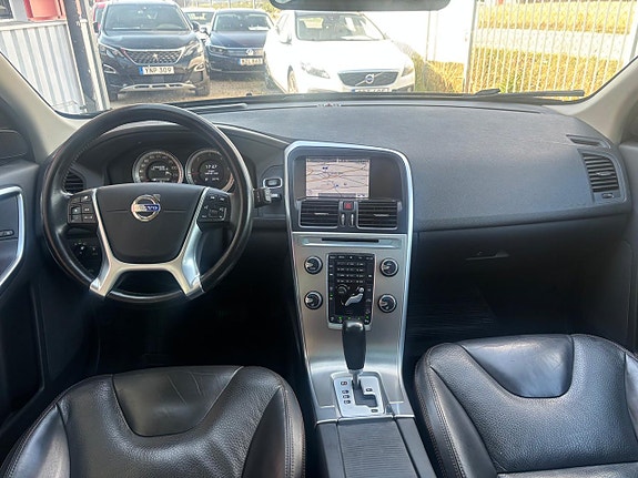 Volvo XC60 9 of 30