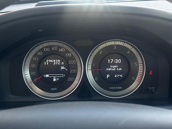 Volvo XC60 12 of 30