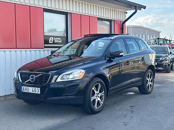 Volvo XC60 2 of 30