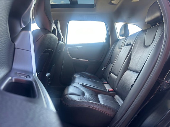 Volvo XC60 20 of 30